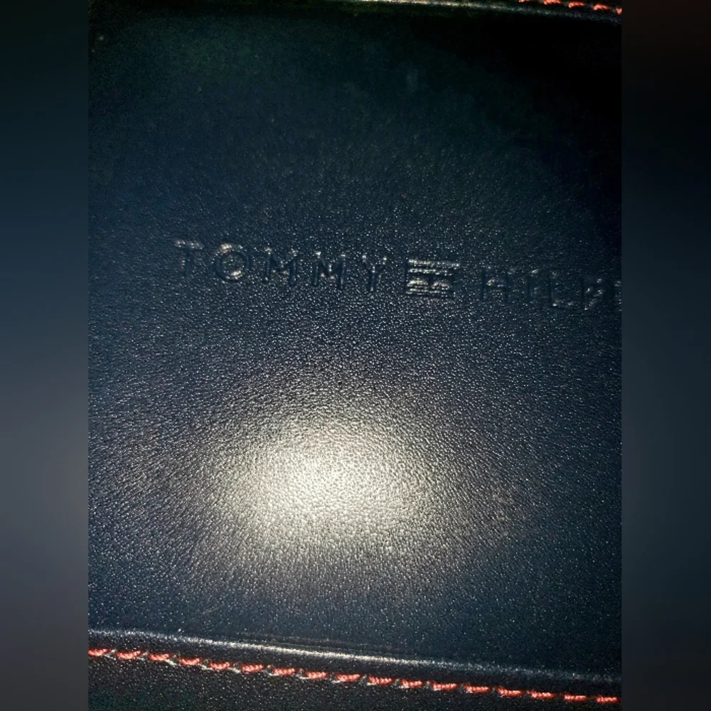 Tommy Hilfiger Tan Leather Wallet with Signature Stripe & Bonus Valet NIB